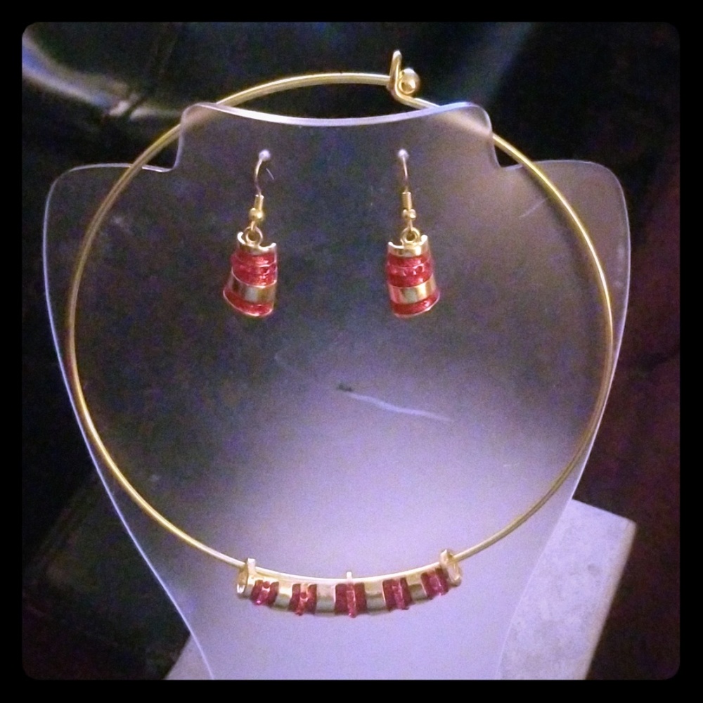 Necklace and earring set